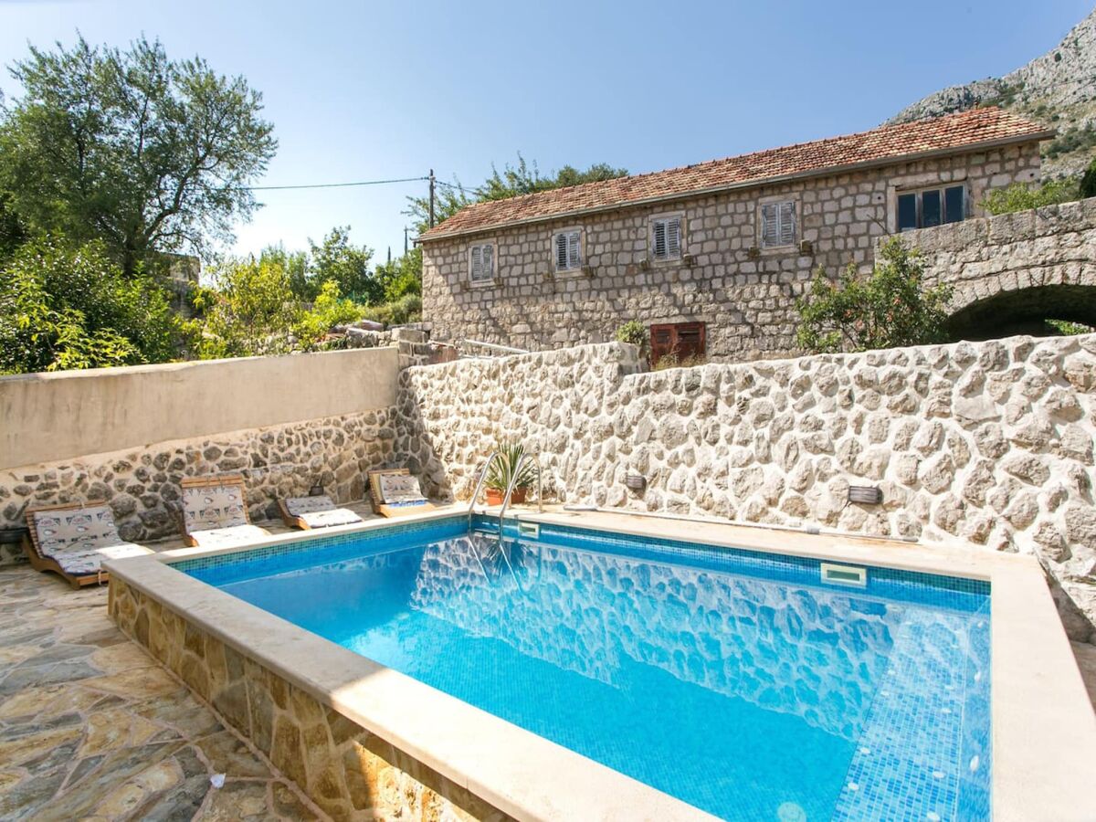 Villa Traditionelle Poolvilla in Gruda - Outdoor photo 3