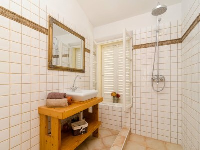 Villa Traditionelle Poolvilla in Gruda - Features photo 28