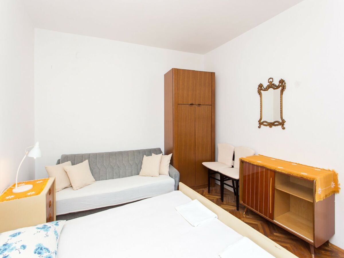 Apartment Guest House Ljubica - Double Room with Private Bathroom-2 2