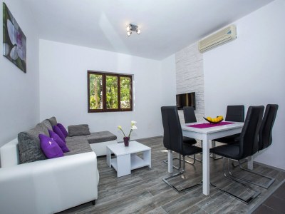 Apartment Villa Roza- Two-Bedroom Apartment - Features photo 11