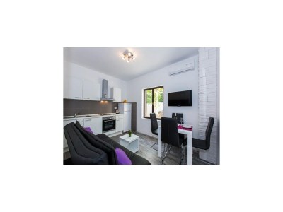 Apartment Villa Roza - One-Bedroom Apartment - Features photo 13