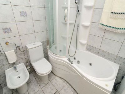 Apartment Apartment Paco - Three-Bedroom Apartment with Balcony and Sea View - Features photo 6