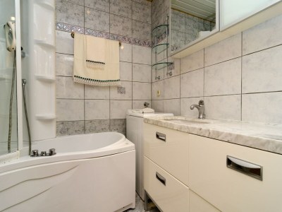 Apartment Apartment Paco - Three-Bedroom Apartment with Balcony and Sea View - Features photo 18