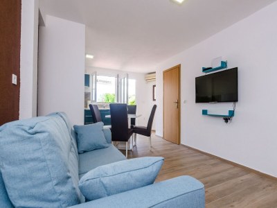 Apartment Apartments Paula - One Bedroom Apartment with Shared Terrace - Features photo 4