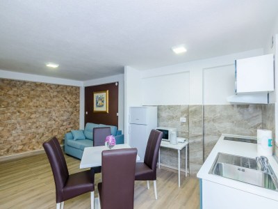 Apartment Apartments Paula - One Bedroom Apartment with Shared Terrace - Features photo 16