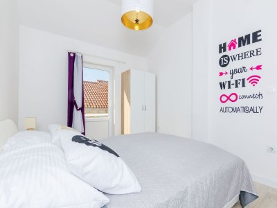 Apartment Apartment Sea Shell - Triplex Three-Bedroom Apartment with Terrace - Features photo 24