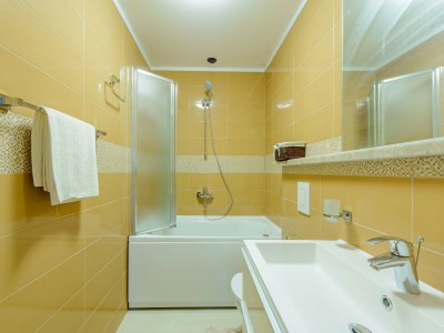 Villa Villa Pave - Six-Bedroom Villa with Terrace and Swimming Pool - Features photo 18