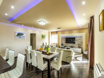 Villa Villa Pave - Six-Bedroom Villa with Terrace and Swimming Pool - Features photo 31