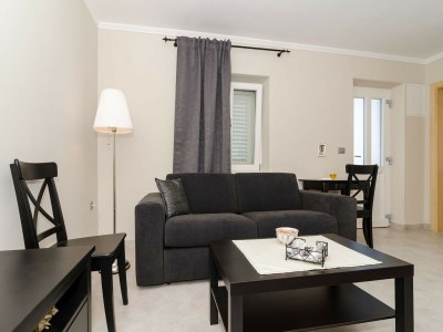 Apartment Apartments Gaura - One-Bedroom Apartment with Terrace - Features photo 10
