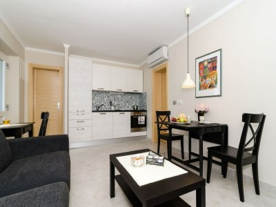 Apartment Apartments Gaura - One-Bedroom Apartment with Terrace - Features photo 18