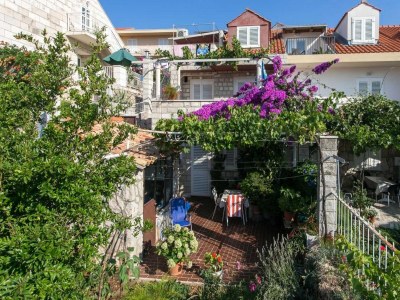 Apartment Guest House Misita - Triple Room with Balcony and Sea View in Mokošica - Apartment