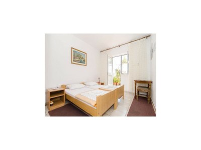 Apartment Apartment near beach with terrace - Features photo 5