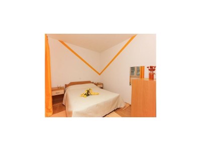 Apartment Apartments Pojko - One-Bedroom Apartment with Terrace (Yellow) - Features photo 11