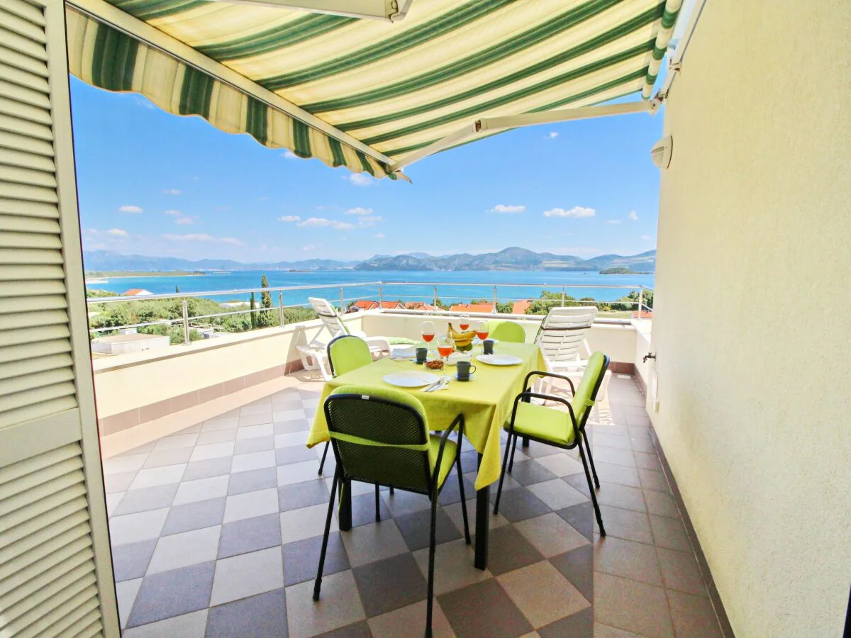 Apartment Apartments Gusti - Two-Bedroom Apartment with Balcony and Sea View
