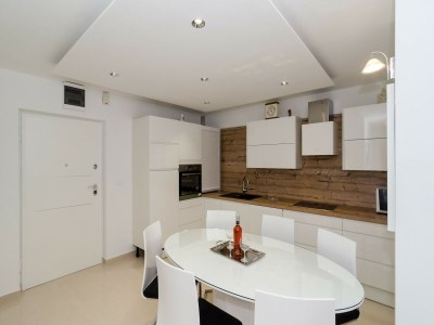 Apartment Apartment Iva 31 - Two-Bedroom Apartment with Balcony and City View - Features photo 14