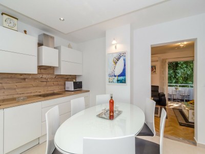 Apartment Apartment Iva 31 - Two-Bedroom Apartment with Balcony and City View - Features photo 22