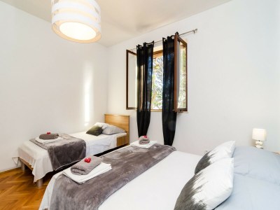 Apartment Apartment Eulalija- One-Bedroom Apartment with Terrace and Sea View - Features photo 19