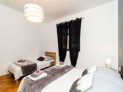 Apartment Apartment Eulalija- One-Bedroom Apartment with Terrace and Sea View - Features photo 21