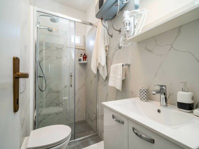 Apartment Apartment Debos - One-Bedroom Apartment with Balcony and Sea View - Features photo 20