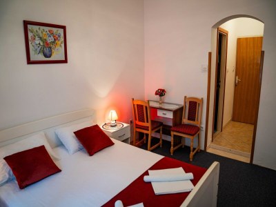 Apartment Guest House Cesic - Double Room No7 - Features photo 11