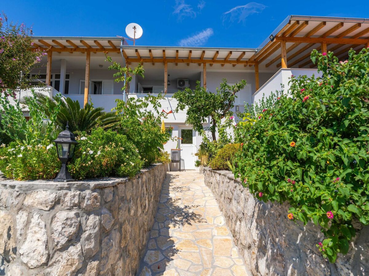 Apartment Apartments Djurkovic - One-Bedroom Apartment with Shared Terrace and Sea View - Outdoor photo 4