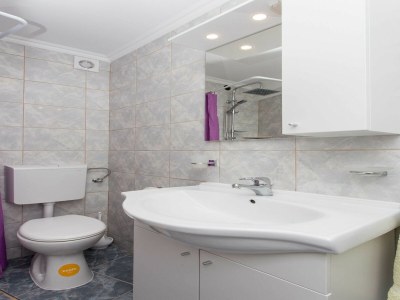 Apartment Apartments Djurkovic - One-Bedroom Apartment with Shared Terrace and Sea View - Features photo 11