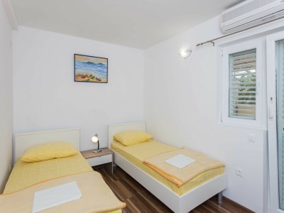 Apartment Apartments Djurkovic - Two-Bedroom Apartment with Shared Terrace and Sea View - Features photo 19