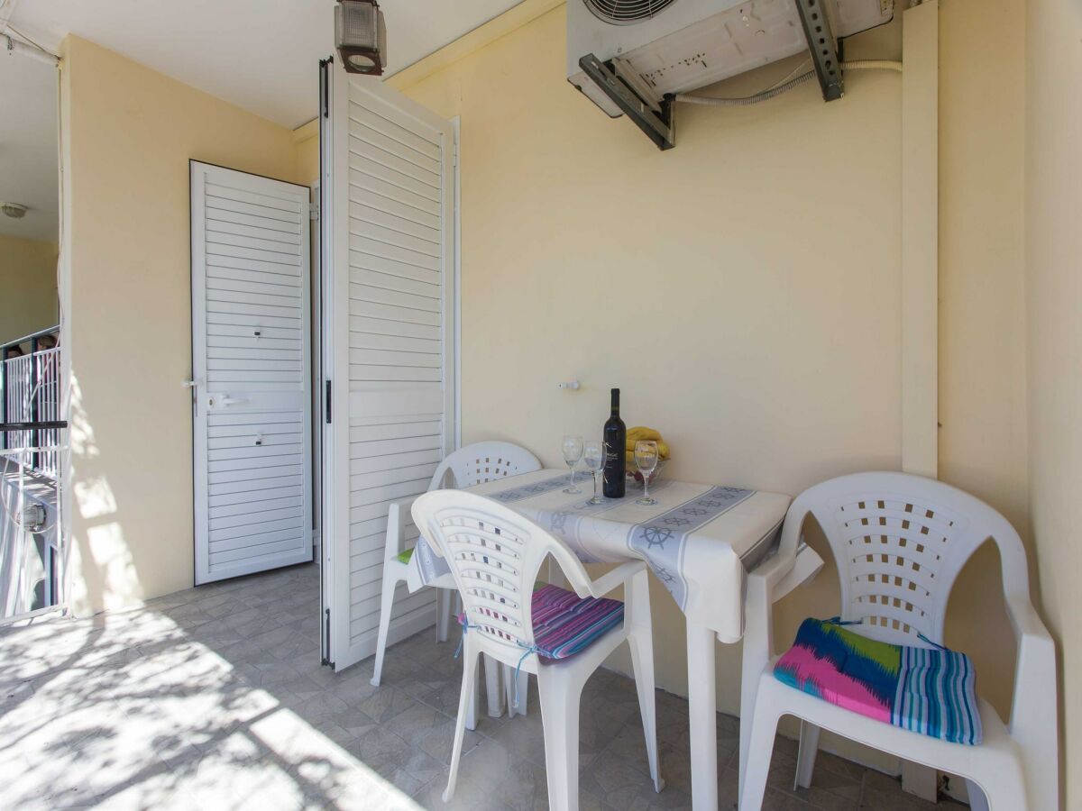Apartment Apartments Djurkovic - Deluxe Studio with Balcony and Garden View