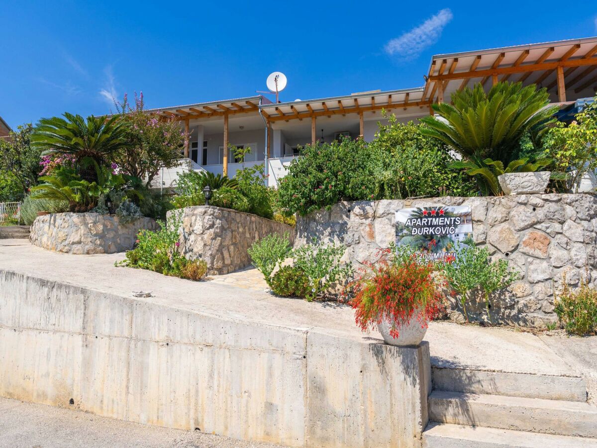 Apartment Apartments Djurkovic - Deluxe Studio with Balcony and Garden View - Outdoor photo 4