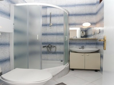 Apartment Lapad View Apartments - Studio Apartment with Balcony and Sea View - Features photo 9