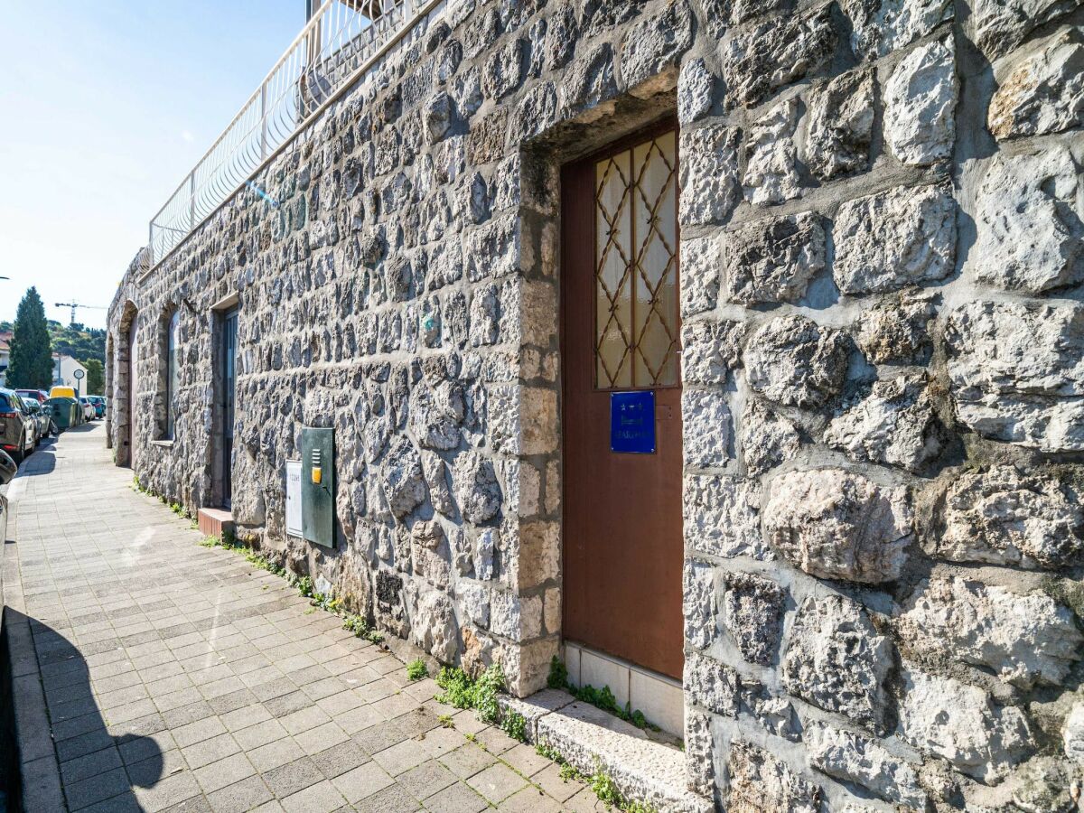 Apartment Apartments Sisic - Two Bedroom Apartment with Terrace - Outdoor photo 4