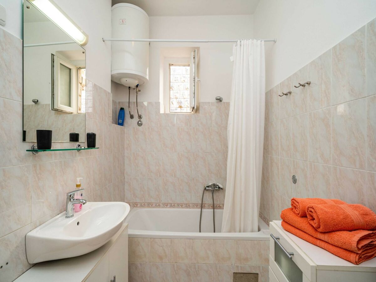 Apartment Apartments Sisic - Two Bedroom Apartment with Terrace - Features photo 5