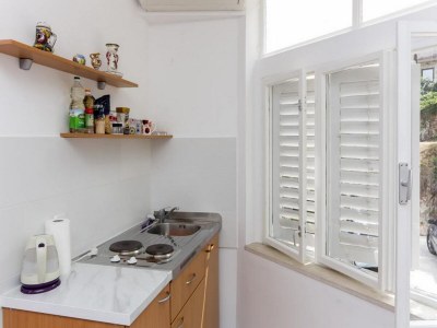 Apartment Apartments Sisic - One Bedroom Apartment with Terrace - Features photo 8