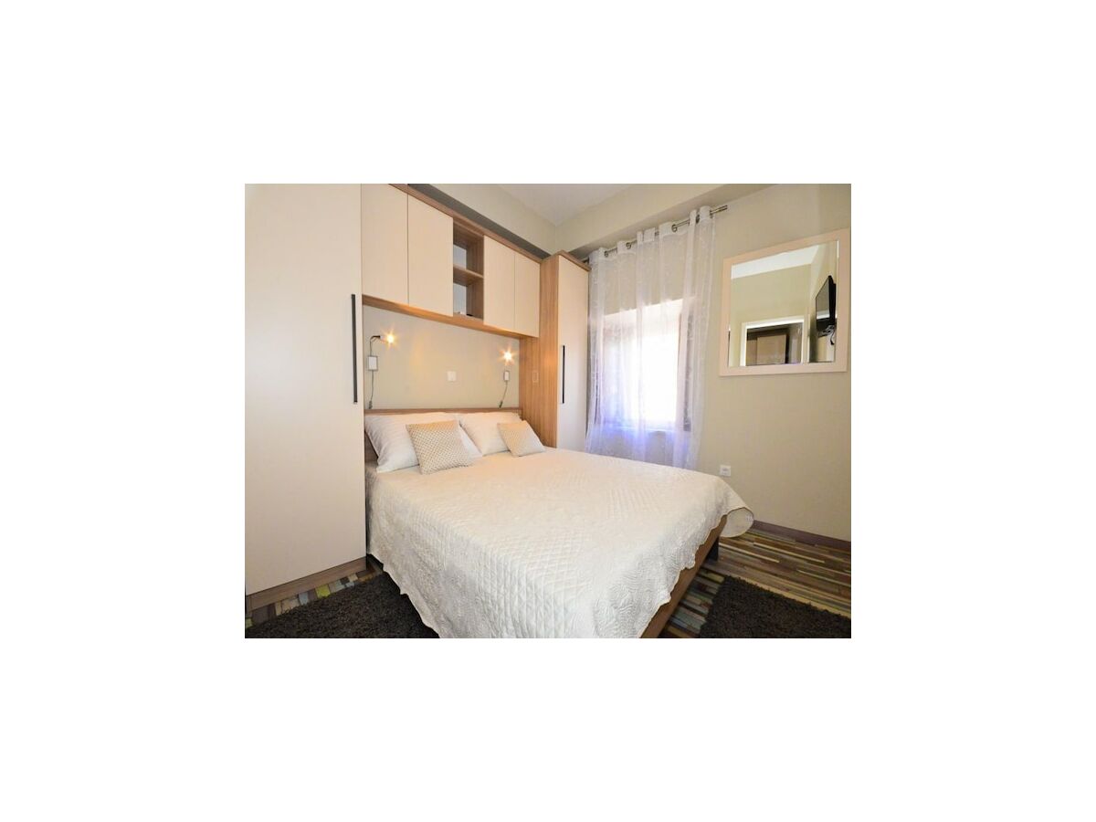 Holiday house Holiday Home Belmondo- Three Bedroom Home with Terrace and Private Pool (A6) - Features photo 3