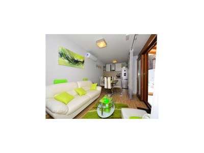 Holiday house Holiday Home Belmondo- Three Bedroom Home with Terrace and Private Pool (A6) - Features photo 12