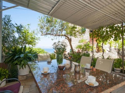 Apartment Apartments Mira -One Bedroom Apartment with Terrace and Sea View(A1) in Brač - Apartment