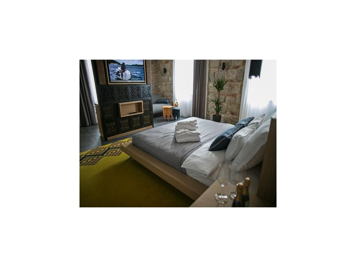 Apartment Rooms Lejletul (ST) - Superior Double Room with Square View (Kadr) - Features photo 2