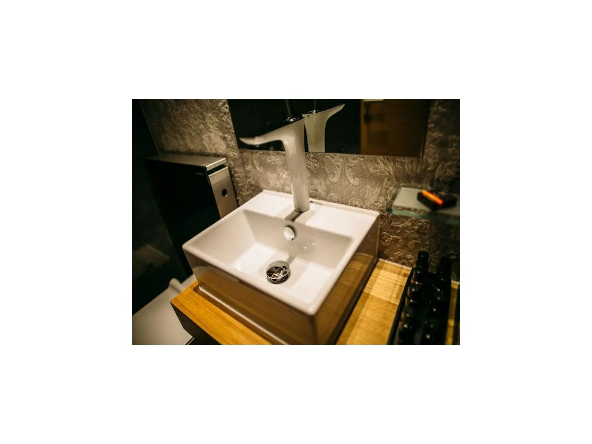 Apartment Rooms Lejletul (ST) - Deluxe Double Room with Square View (Berat) - Features photo 2