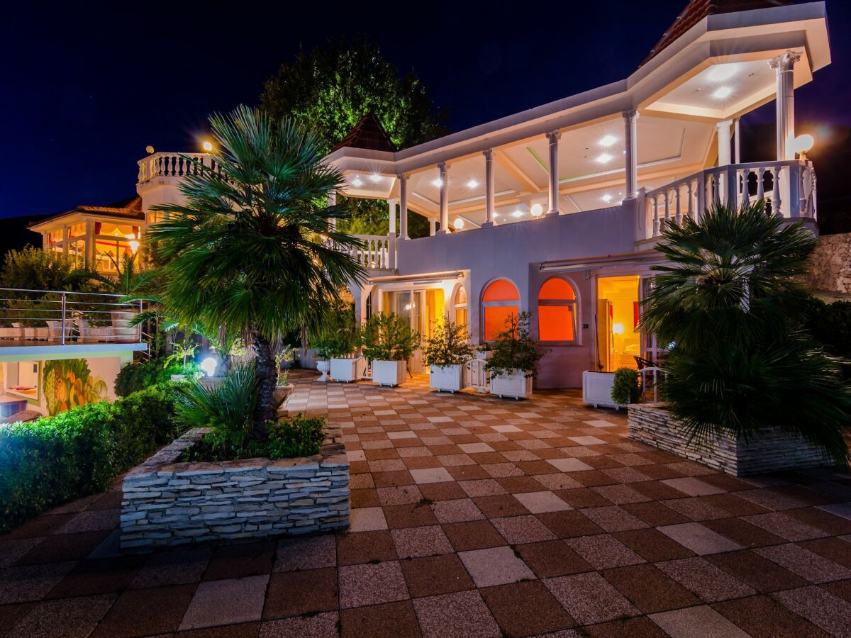 Apartment Hotel Pansion Villa Antonio - Standard Triple Room  10