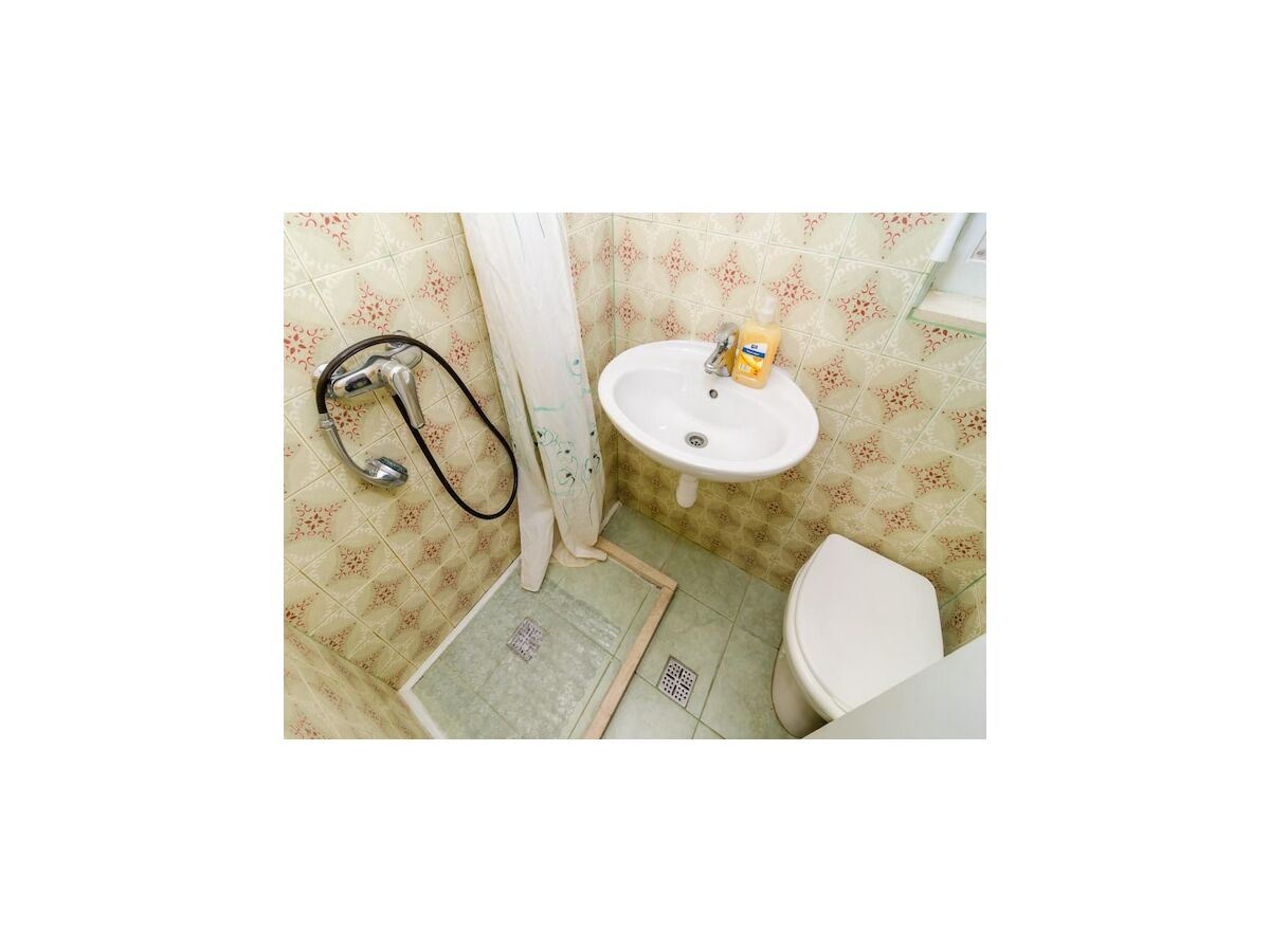 Apartment Rooms Jozomare - Twin Room with Shared Bathroom (Second floor) - Features photo 4