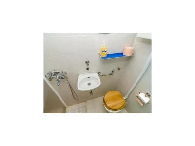 Apartment Rooms Jozomare - Twin Room with Shared Bathroom (Second floor) - Features photo 3