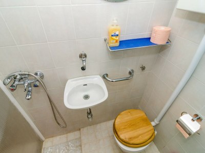 Apartment Rooms Jozomare - Twin Room with Shared Bathroom (3rd Floor) - Features photo 2