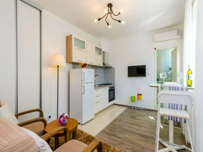 Apartment Apartments Knego - One Bedroom Apartment with Balcony and Sea View - Features photo 16