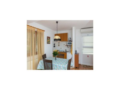 Apartment Apartments Milanović - Superior Studio Apartment with Terrace and Garden View - Features photo 11