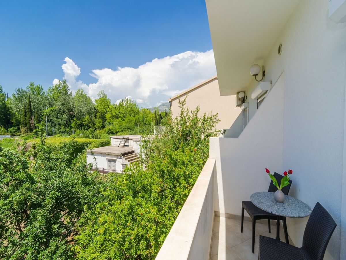 Apartment Apartments &amp; Rooms Barišić - Double Room with Balcony and Garden View (First floor-Soba 8) - Outdoor photo 4