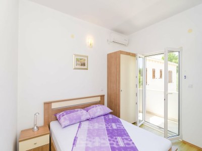 Apartment Apartments &amp; Rooms Barišić - Double Room with Balcony and Garden View (First floor-Soba 8) - Outdoor photo 12