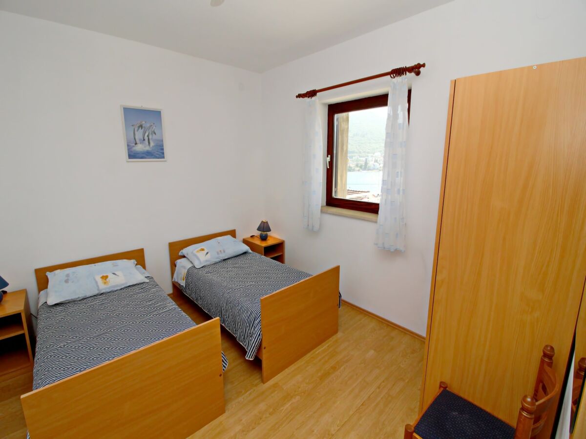 Apartment Apartment Classic Korčula - Two Bedroom Apartment with Terrace and Sea View - Features photo 3