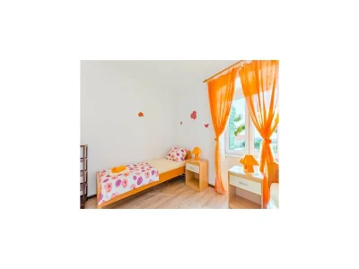 Apartment Apartment Magdalena - Three Bedroom Apartment - Features photo 12