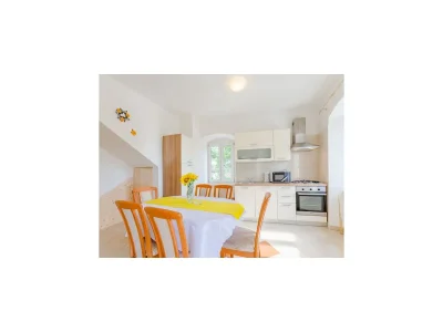 Apartment Apartment Magdalena - Three Bedroom Apartment - Features photo 14