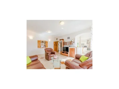 Apartment Apartment Magdalena - Three Bedroom Apartment - Features photo 17